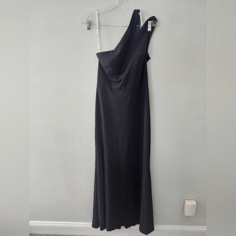 DB Studio Formal Dress size 8 black front slit zipper back built-in cups